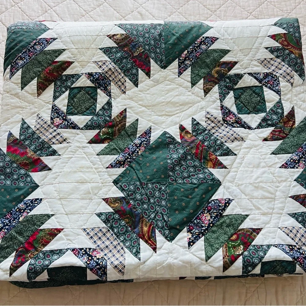 Vintage Pineapple Pattern Cotton Quilt – 100” x 90” Queen/King.